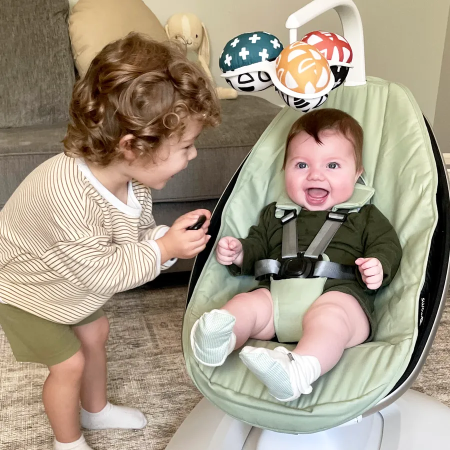 4Moms MamaRoo Multi-Motion Baby Swing