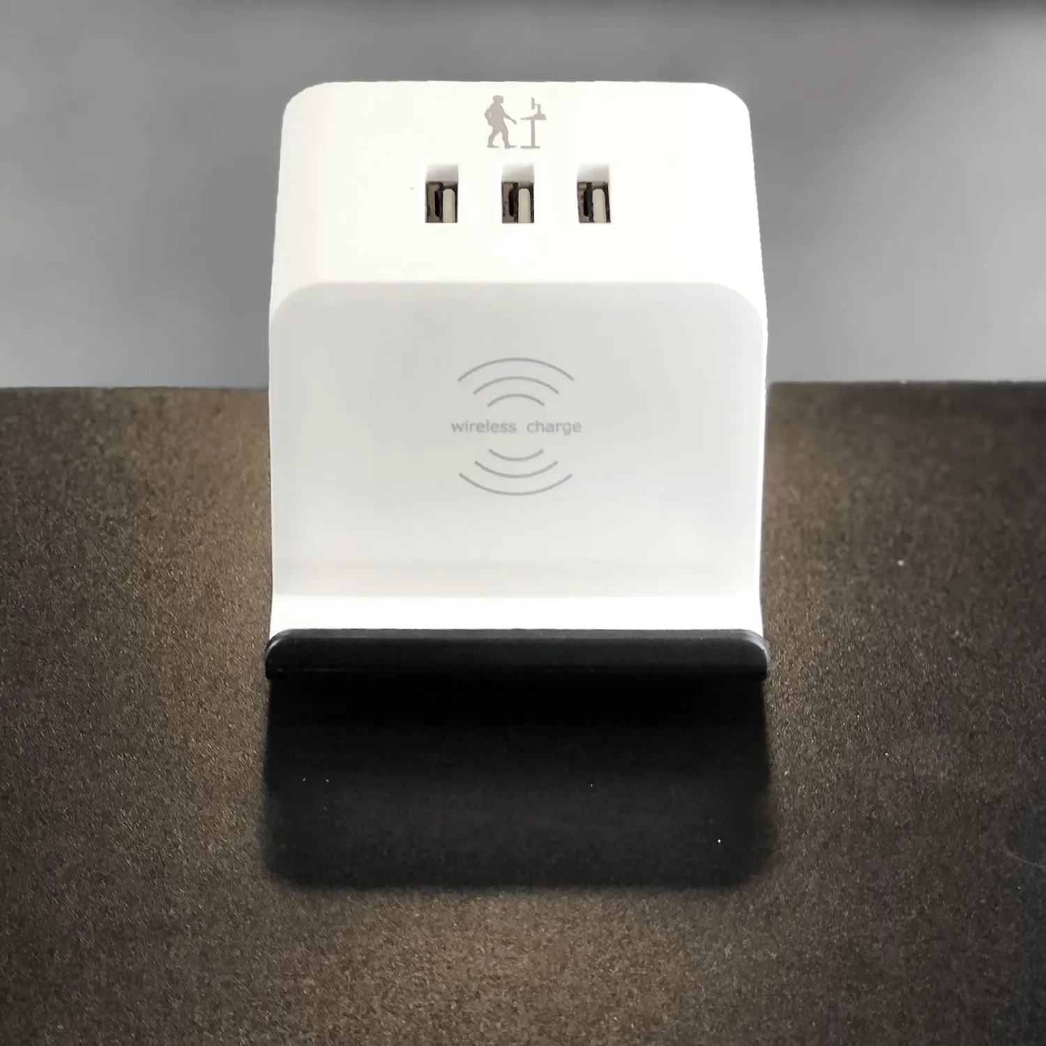 Clamp-on Wireless Charger Power Station