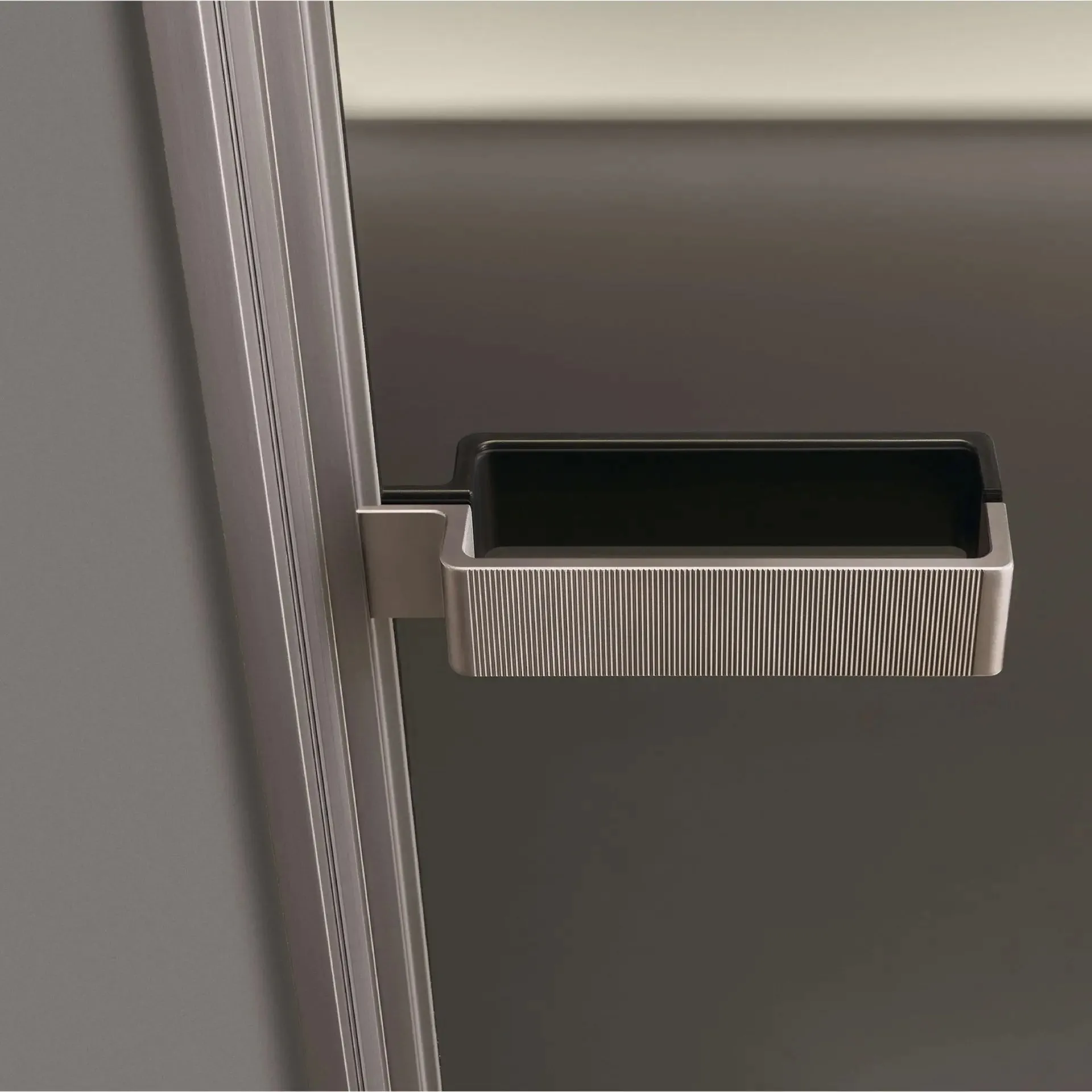 Vela Door