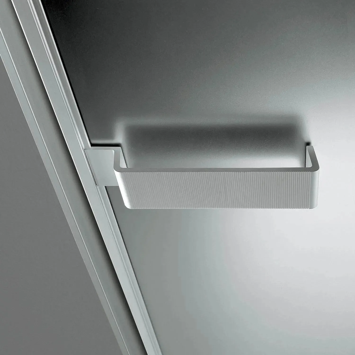 Vela Door